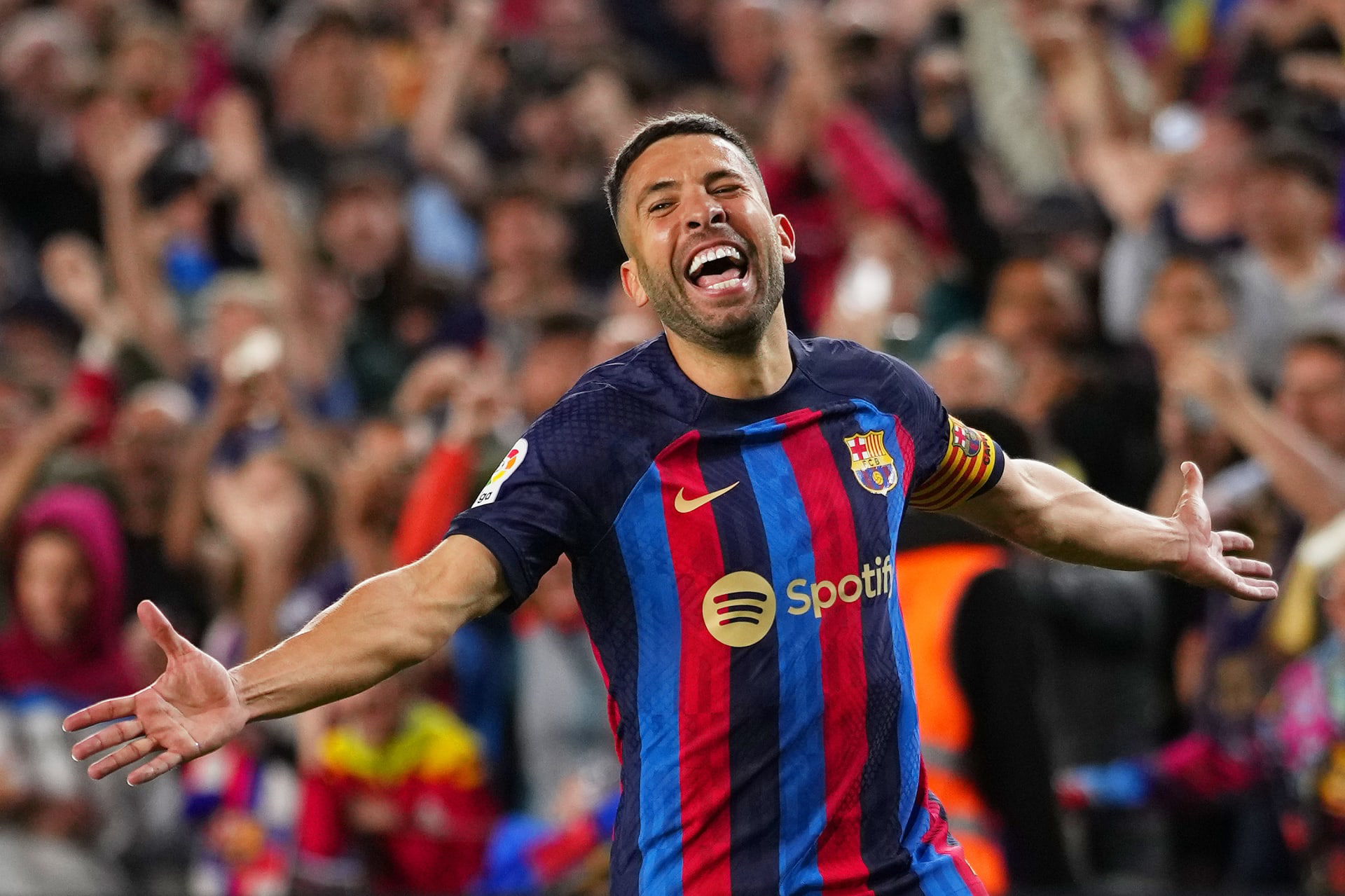 جوردي ألبا وبرشلونة – عداء الجناح الأيسر الذي صنع الانفجارات