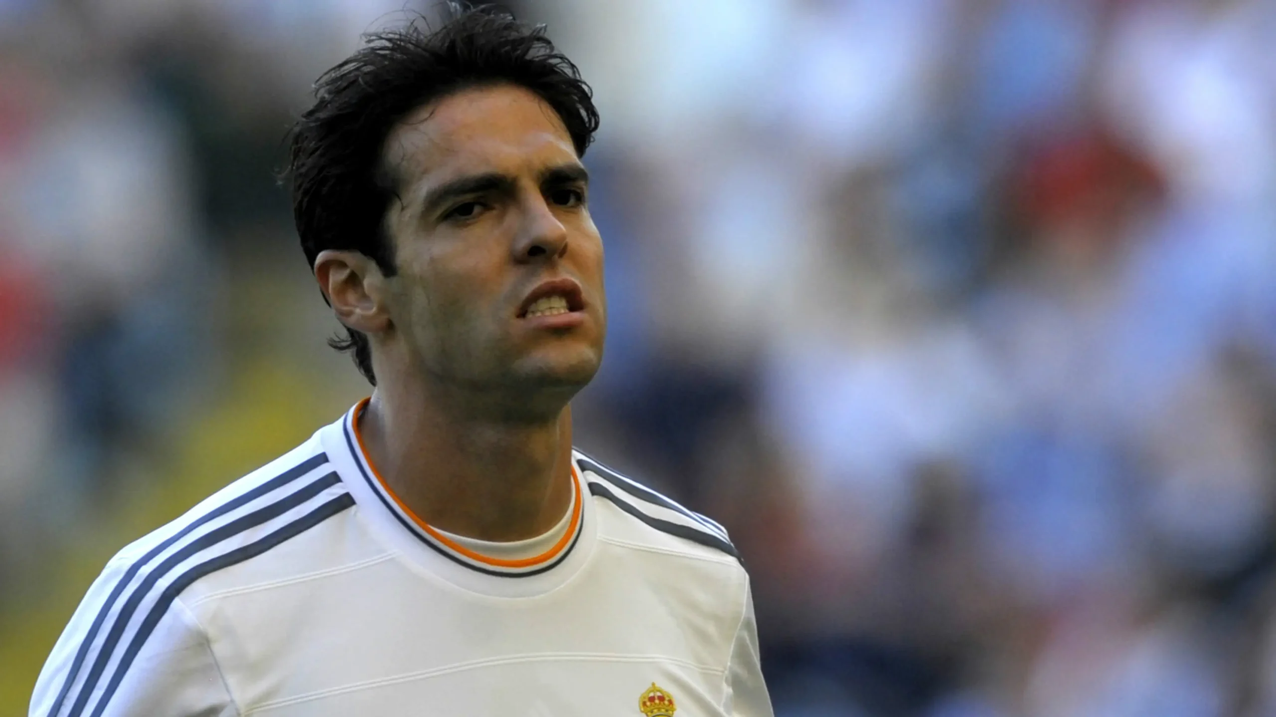 ريكاردو كاكا وريال مدريد: رحلة النجم البرازيلي بين القلوب البيضاء